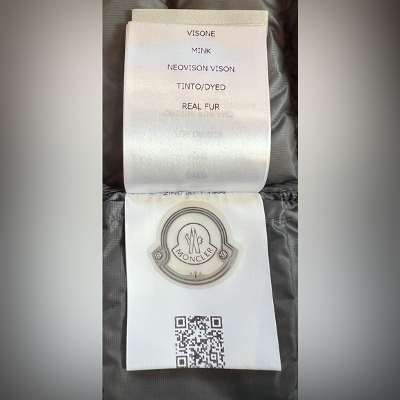 Moncler Women’s SORBUS Lightweight Puffer Jacket with Mink Fur Trim - Picture 14 of 16